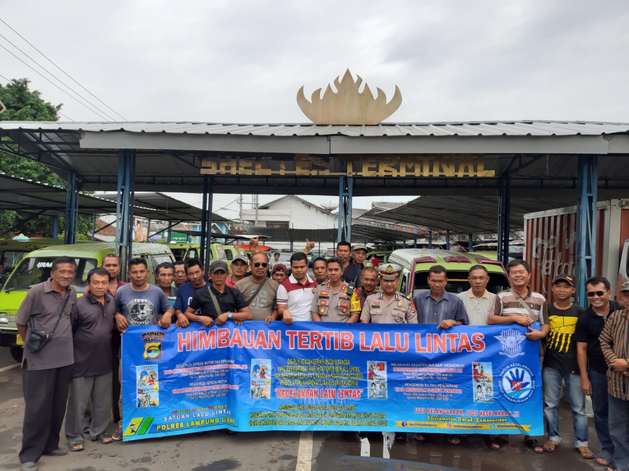 Polres Lampung Utara Berdialog Santai dengan Sopir Angkutan Umum di Terminal Kotabumi