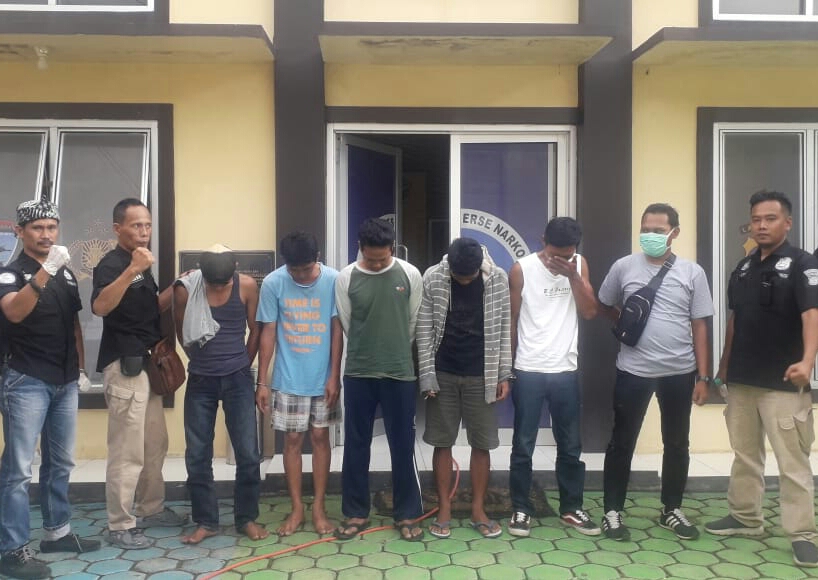 Polres Tanggamus Tangkap 2 Pengedar Sabu Berikut 3 Pembelinya