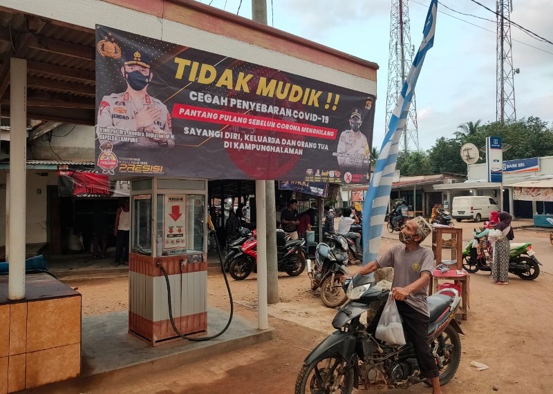 polsek-blambangan-umpu-pasar-banner-larangan-mudik-lebaran-2021.jpg