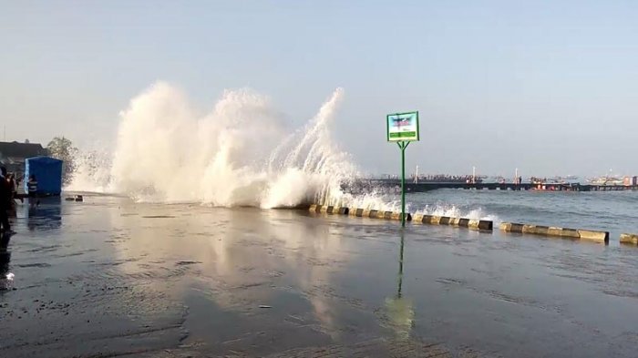 Potensi Gelombang Tinggi 2,5 Meter di Perairan Lampung, Ini Imbauan BMKG: Tingkatkan Waspada