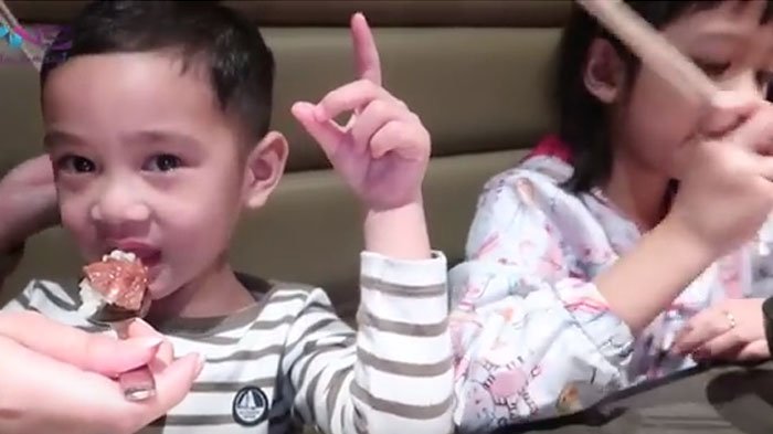 Raffi Ahmad dan  Nagita Slavina Ditraktir Anaknya, Sekali Makan Habisnya Rp 10 Juta