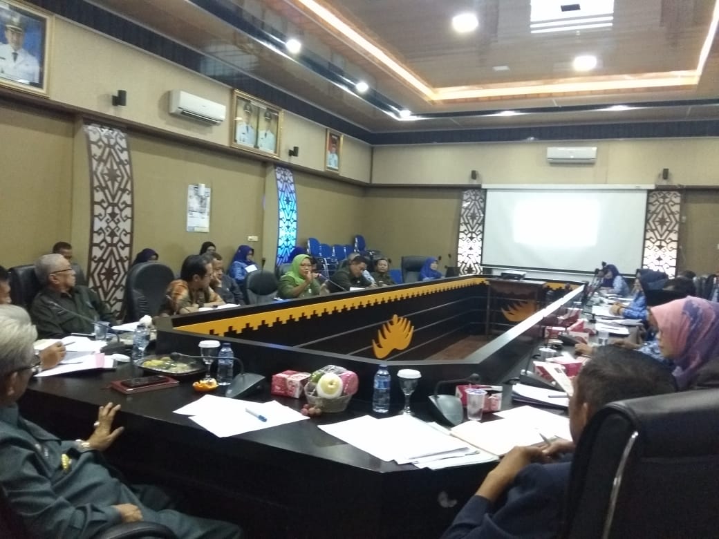 rapat-membahas-percepatan-pencapaian-target-universal-akses-bidang-sanitasi.jpg