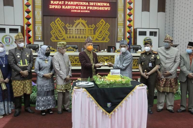rapat-paripurna-HUT-ke-13-Pringsewu.jpg