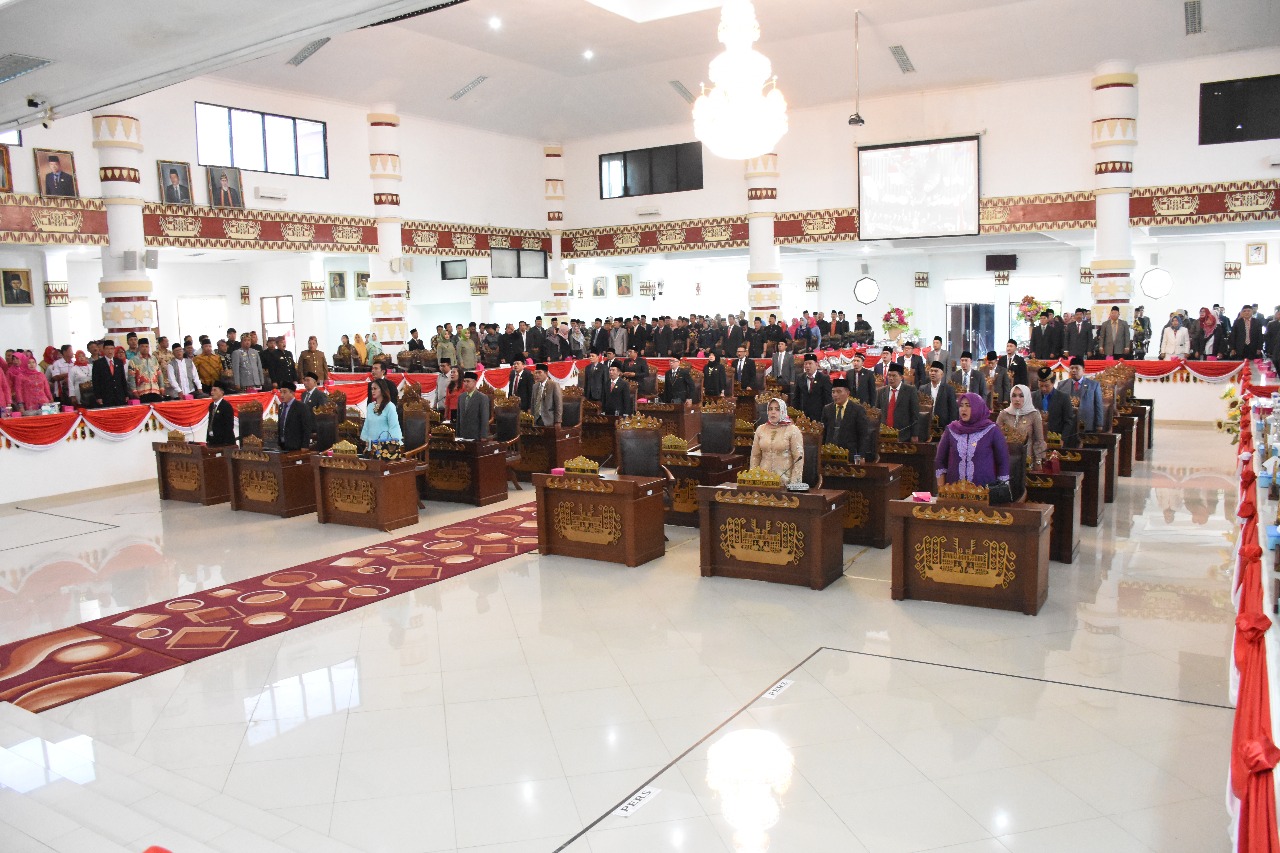 rapat-paripurna-istimewa-di-dprd-kota-bandar-lampung_20180816_222209.jpg