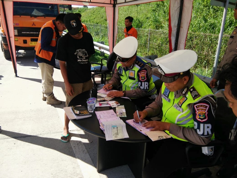 Razia Over Dimensi dan Over Loading, 19 Kendaraan Dilarang Masuk Tol Bakauheni