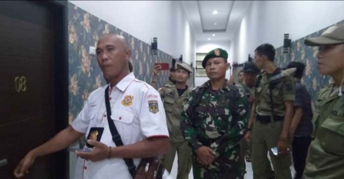 razia-satpol-pp-polisi-dan-tni-ke-sejumlah-hotel-dan-penginapan-di-lamteng.jpg