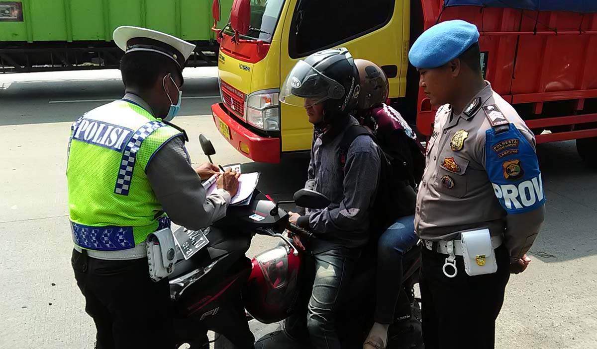 razia-surat-kendaraan_20170814_150810.jpg
