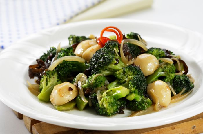 resep-brokoli-tumis-bakso-ikan-bahan-dan-cara-buat-brokoli-tumis-bakso-ikan.jpg