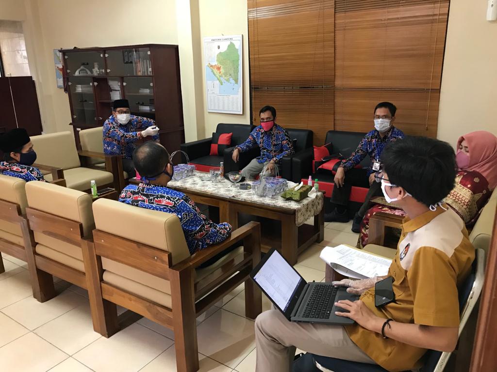 Resmi Dilantik Sebagai Komisiner KPU Lampung, Titik Sutriningsih Tempati Divisi Ini