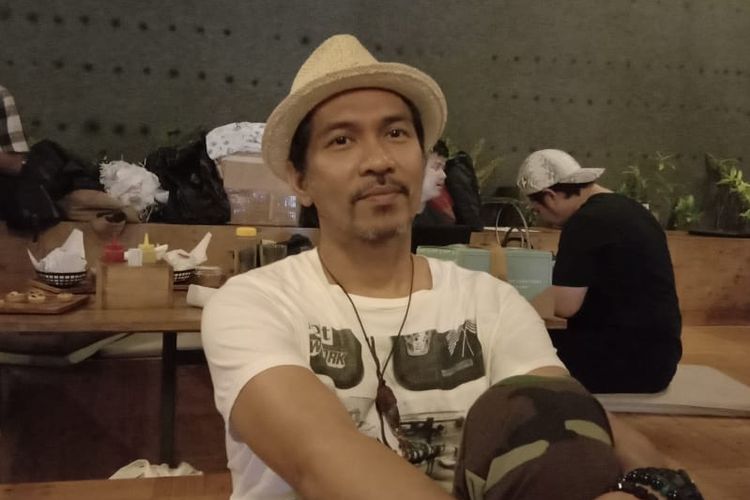 ridho-slank-berduka-sang-ibunda-meninggal-dunia-rabu-482021.jpg