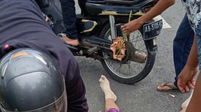 Rok Panjang Tersangkut di Gir, Wanita Jatuh dari Motor hingga Meninggal Dunia