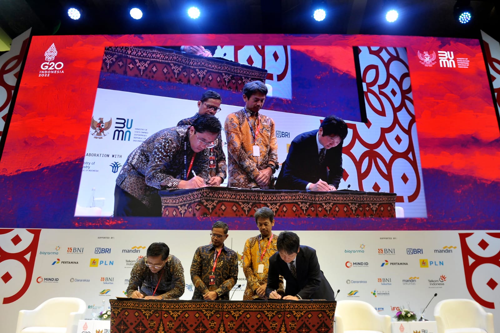 Akselerasi Transisi Energi dan Pengembangan EBT, PLN Gandeng Sumitomo dan Medco