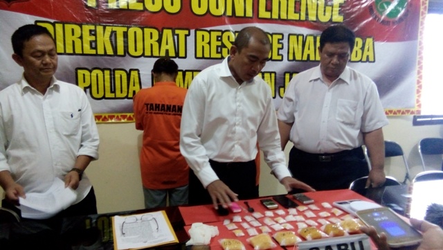 Tujuh Jam Polisi Intai dan Selidiki Gerak-gerik Pasutri Pembawa Narkoba Rp 1 M