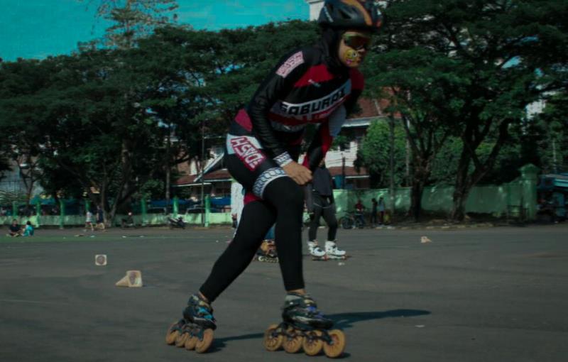 salsabila-lailatul-asyrifa-milenial-lampung-salsabila-jadi-atlet-inline-skate-asyik.jpg