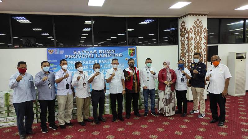 satgas-bumn-beri-bantuan-60000-masker-kepada-pemprov-lampung.jpg