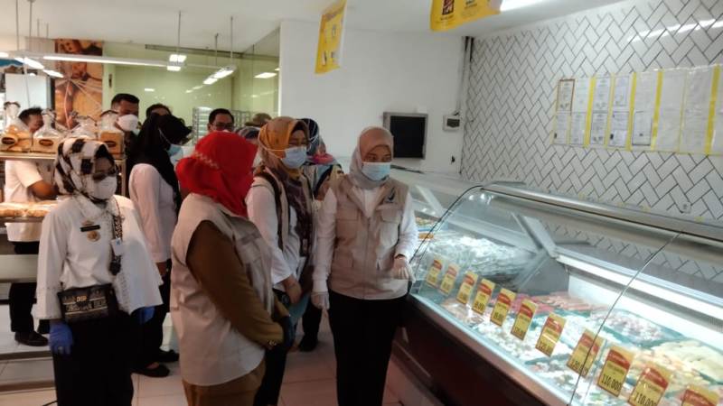 satgas-pangan-juga-sidak-pasar-modern-cek-makanan-beku-hingga-parcel.jpg