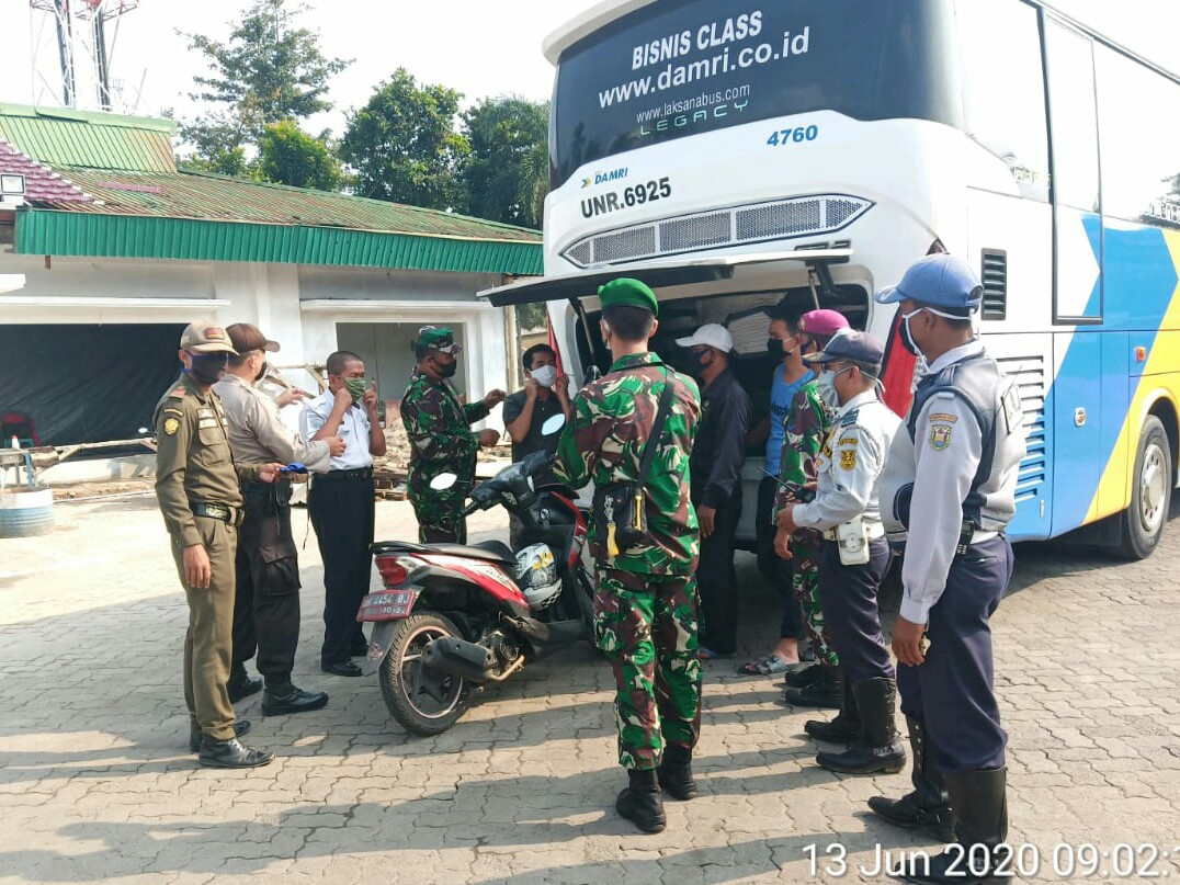 Satgas Penegakan Disiplin Protokol Kesehatan Lakukan Penegakan Disiplin di Terminal Induk Rajabasa