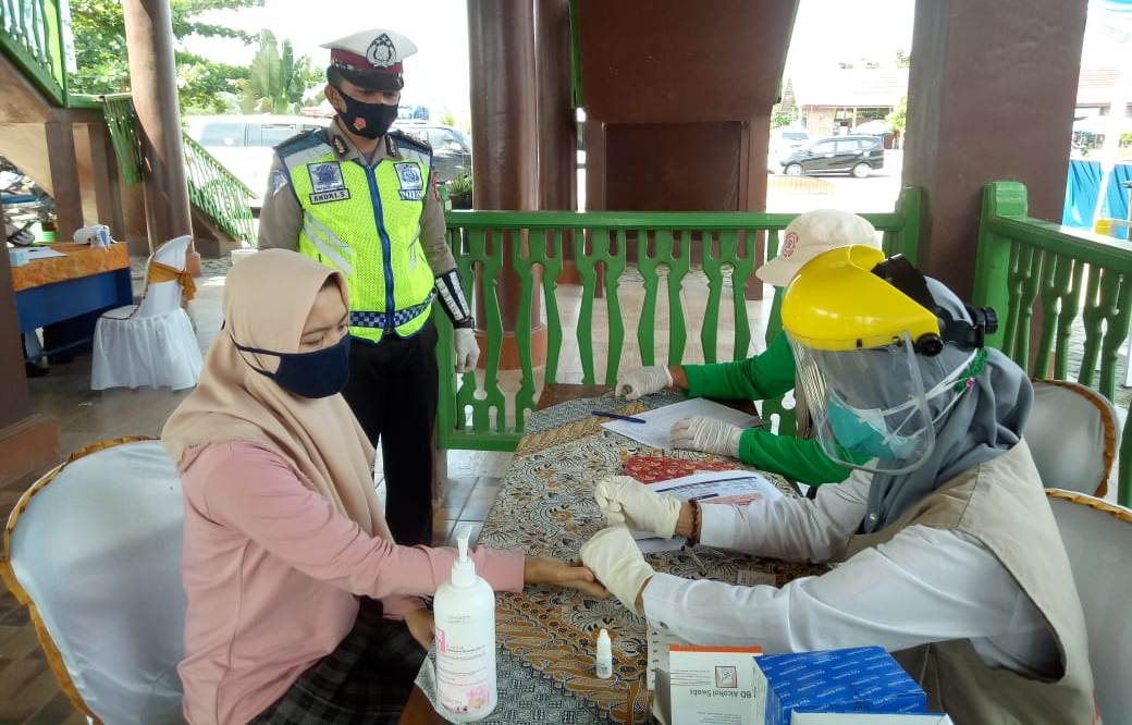 Operasi Zebra Krakatau 2020, Satlantas Polres Pringsewu Rapid Test Pengendara dari Luar Wilayah