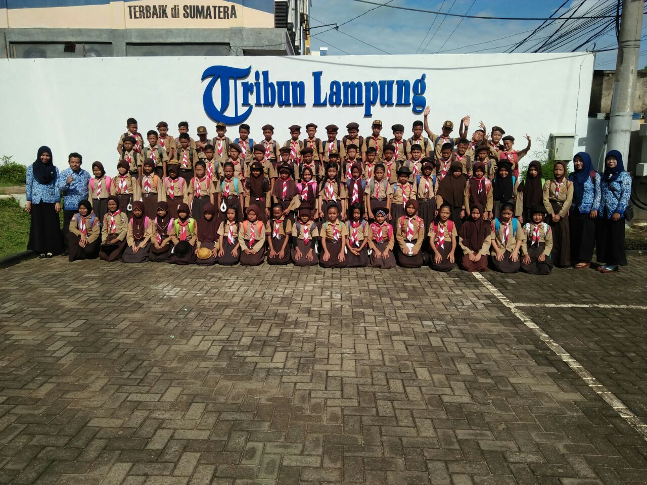 100 Murid SDN 1 Talang Kunjungi Tribun Lampung