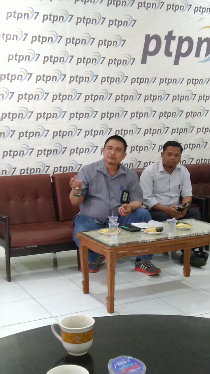 sekretaris-ptpn-vii-agus-faroni_20180912_162007.jpg