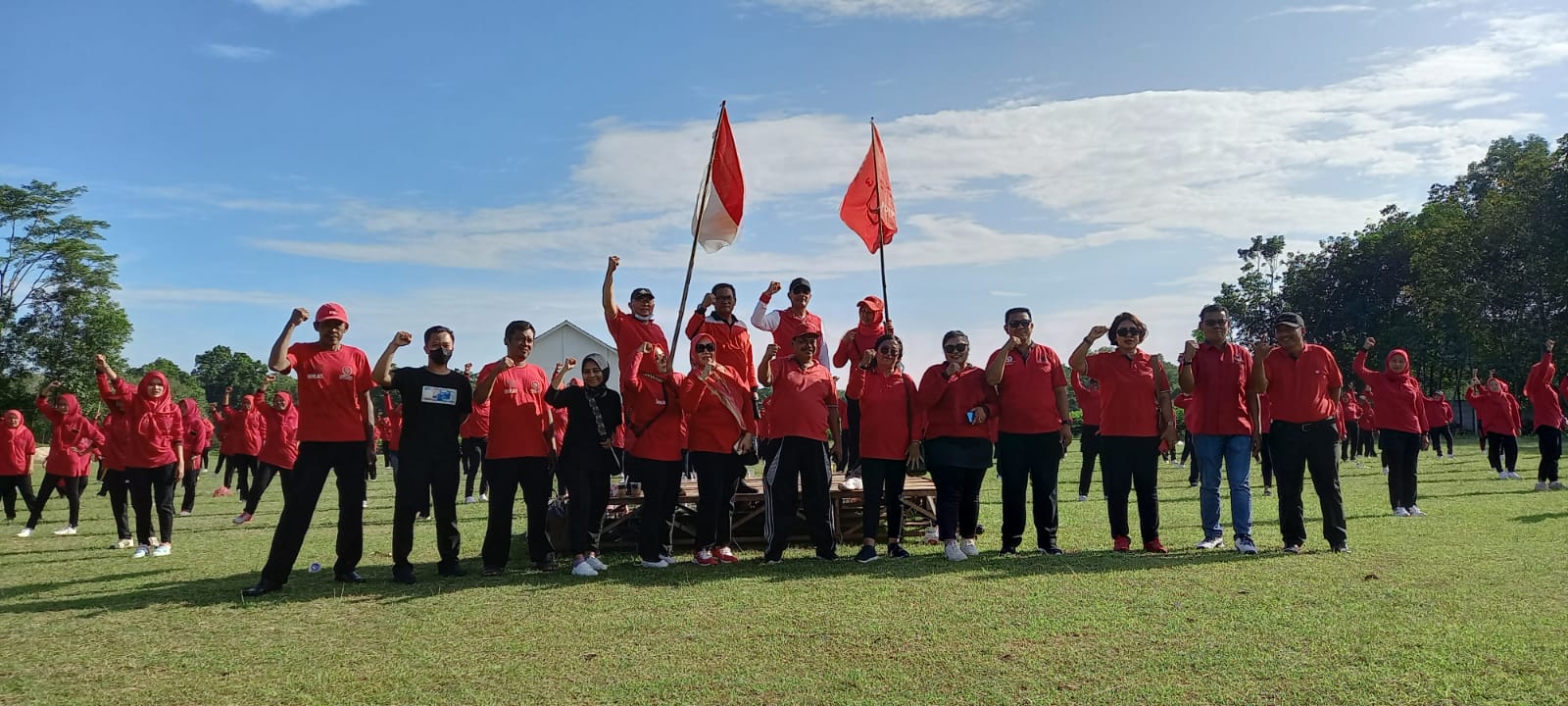 senam-sicita-pdip-lamteng-di-bumi-ratunuban.jpg