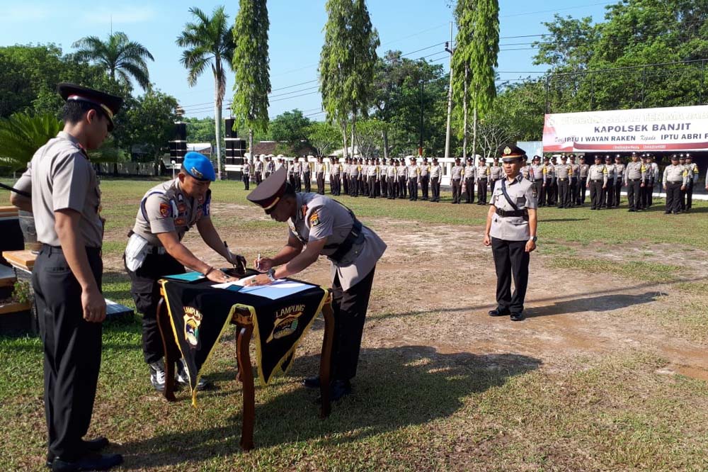 sertijab-kapolsek-banjit.jpg