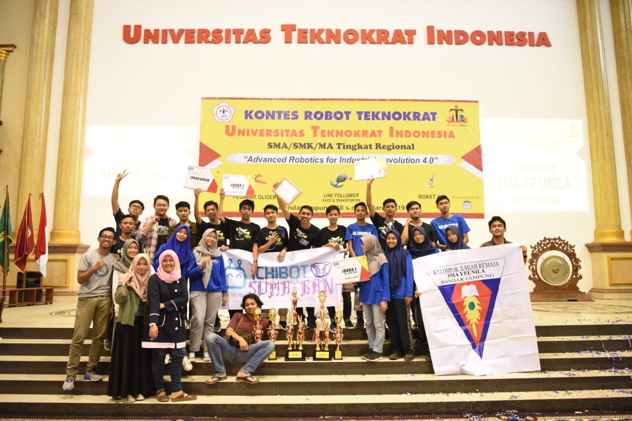 Adu Kreatif Bikin Robot, SMA YP Unila Raih Juara Umum di Kontes Robot Teknokrat 2019