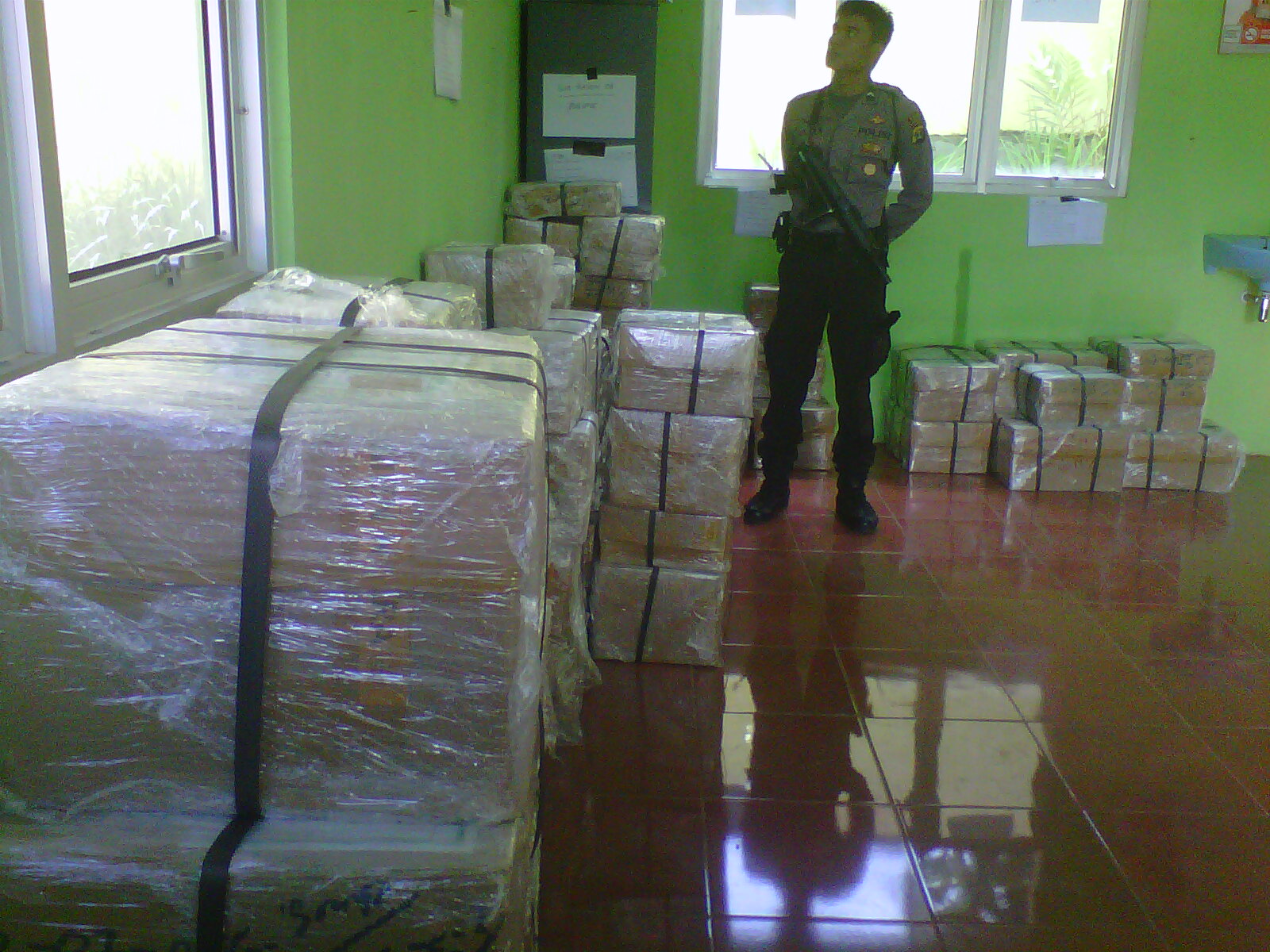 Disdikbud Tanggamus Terima 167 Kotak Soal UN SMP