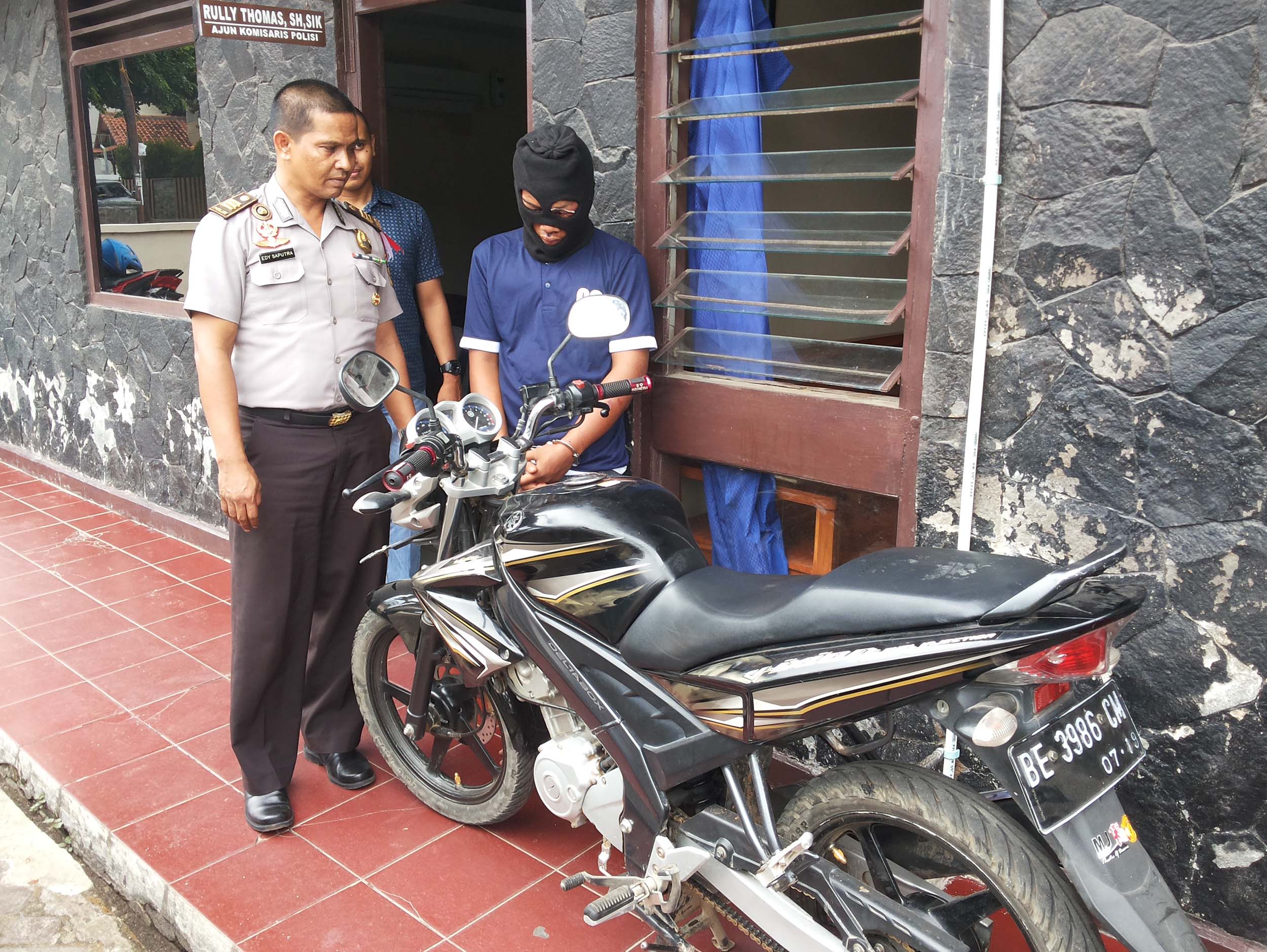 Korban Teriak Lihat Kunci Motornya Dirusak Pelaku