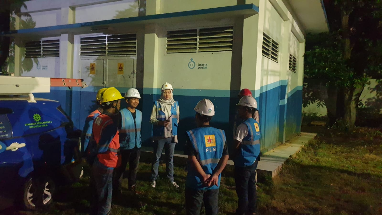 Dibalik Kisah Kartini PLN, Rela Jauh Dari Keluarga Demi Terangnya Hari Raya
