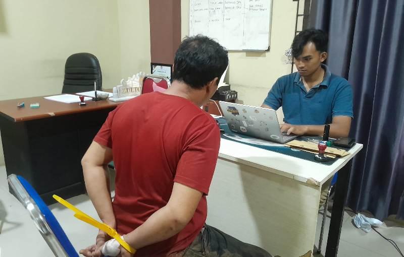 Emosi Tak Dibukakan Pintu, Suami di Pringsewu Tusuk Istrinya hingga Luka Parah
