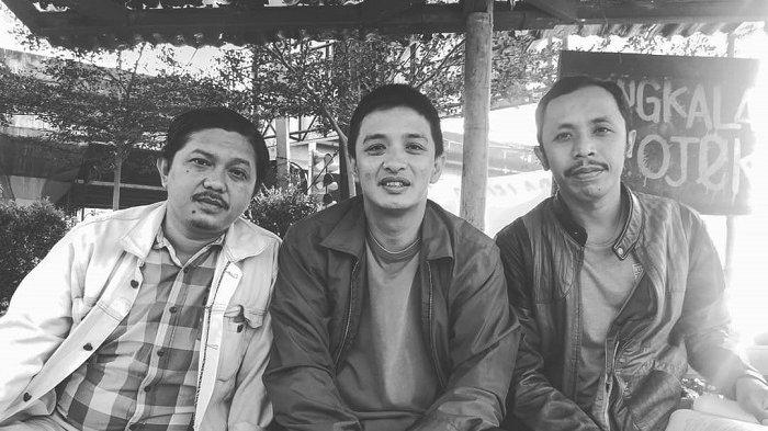 Sudah Terkenal, Artis Sinetron Tukang Ojek Pengkolan Bawa Motor Makan di Warteg, Menunya Telur Dadar