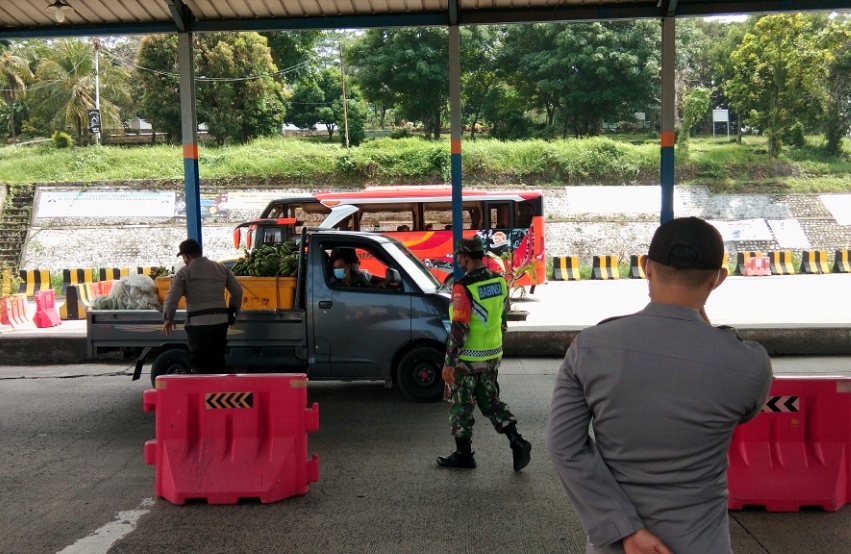 Tak Bisa Lewat Pelabuhan Bakauheni Lampung Selatan, Puluhan Mobil Pribadi Disuruh Putar Balik