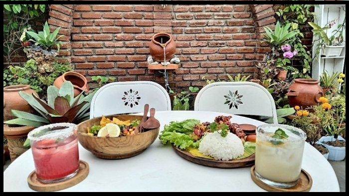 tempat-wisata-di-Bandung-menikmati-suasana-Colada-Cafe-yang-bergaya-vintage-Spanyol.jpg