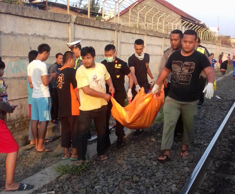 Identitas Terungkap, Berikut Kronologi Pria Tewas Tersambar Kereta Babaranjang di Enggal