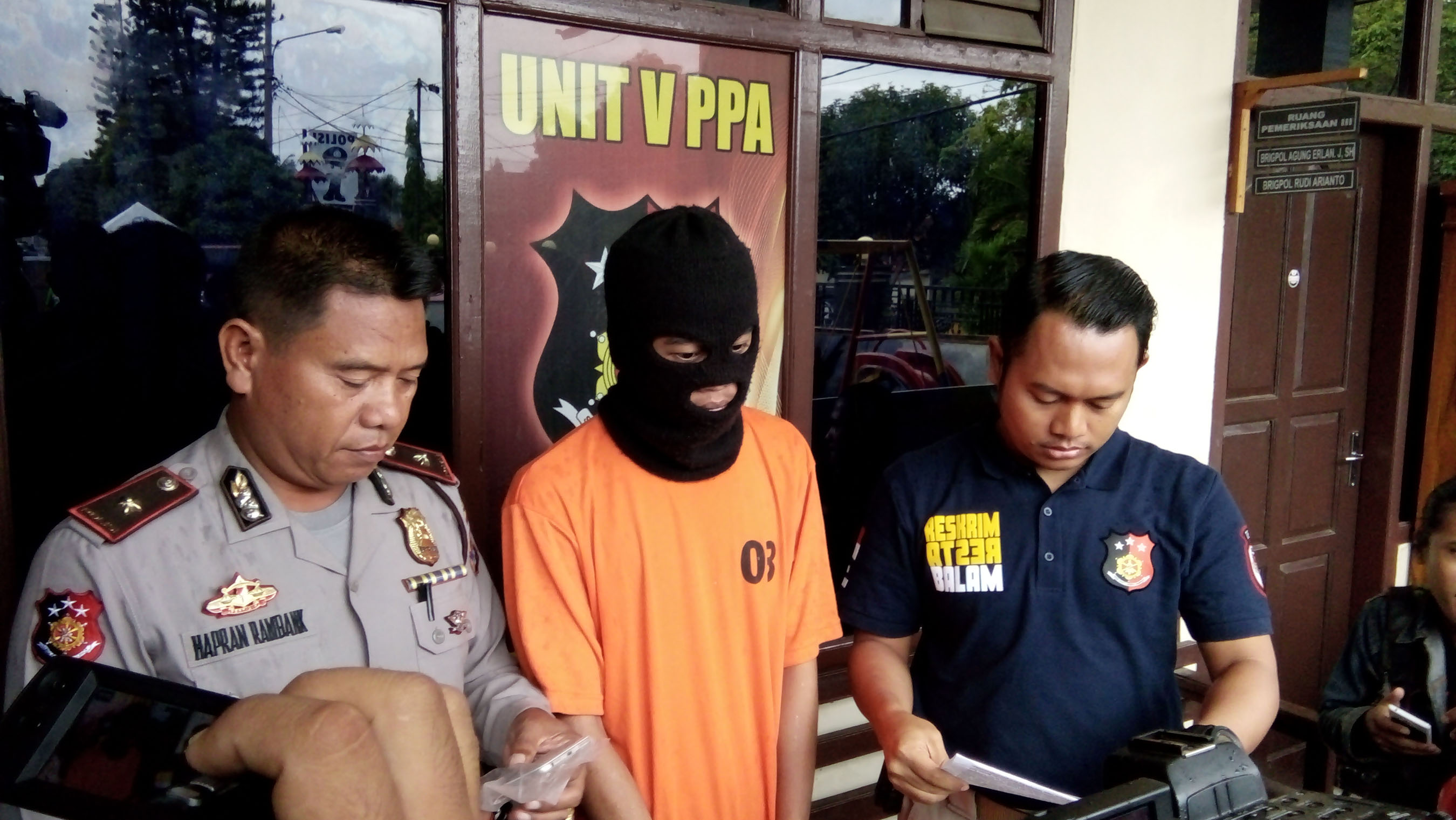 tersangka-jambret_20171116_143945.jpg