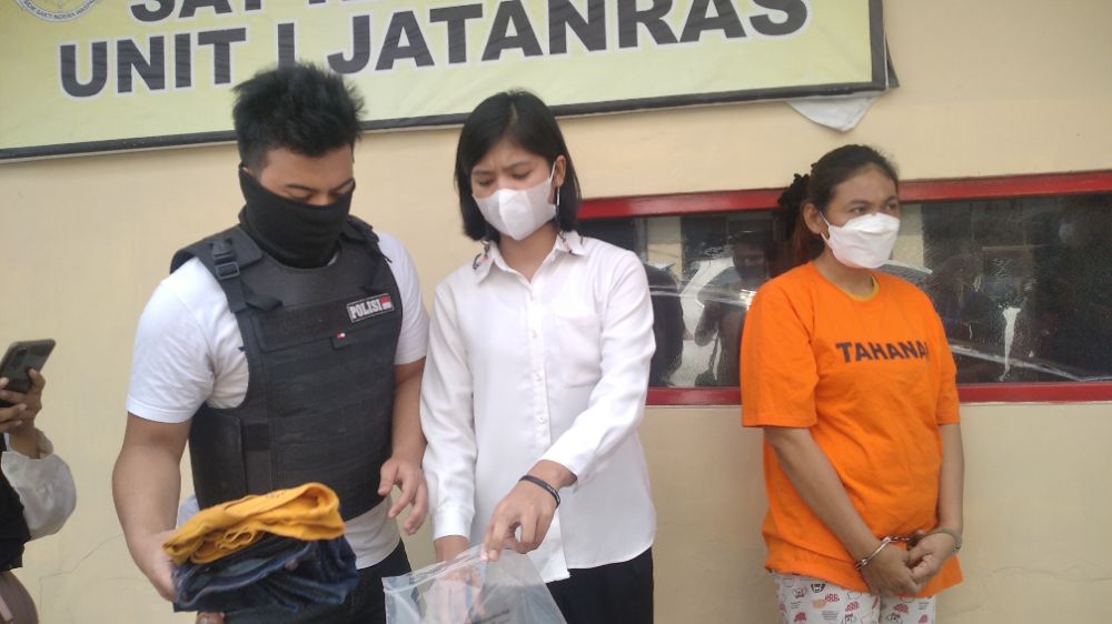 Hasil Maling Dipakai ART Berambut Pirang di Bandar Lampung untuk Beli Baju