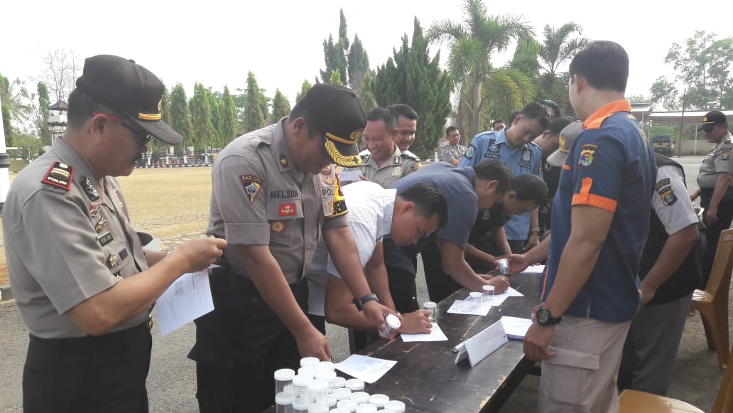 Tes Urine Dadakan yang Kejutkan Personel Polres Lampung Utara