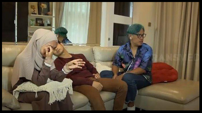 teuku-ryan-prank-ria-ricis-sampai-menangis-dan-lepas-cincin-lamaran.jpg