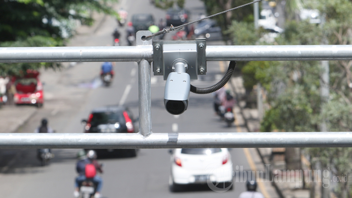 tilang-elektronik-di-lampung-berlaku-maret-2021-polda-sudah-pasang-kamera-pengawas.jpg