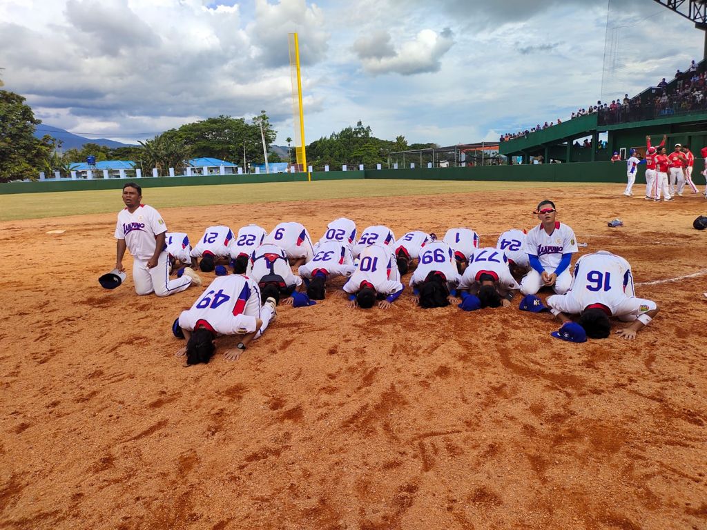 Tim Sofbol Putra Lampung Raih Emas PON Papua 2021, Yolly Maristo Bangga