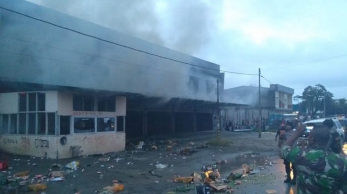 Warga Bakar Toko Gara-gara Anggota Keluarganya Meninggal Usai Tenggak Miras