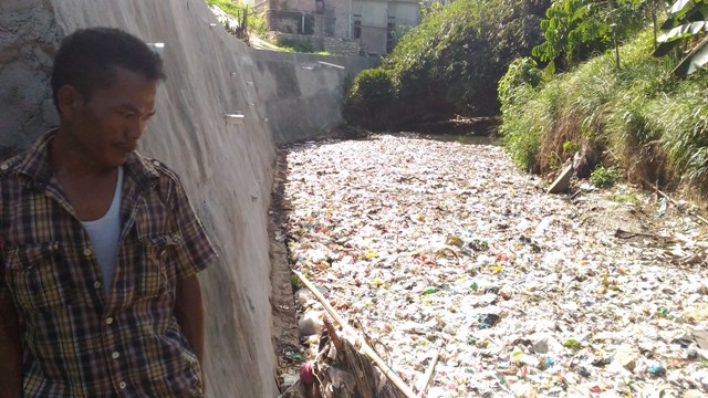 tumpukan-sampah-di-kotabaru_20171026_184008.jpg