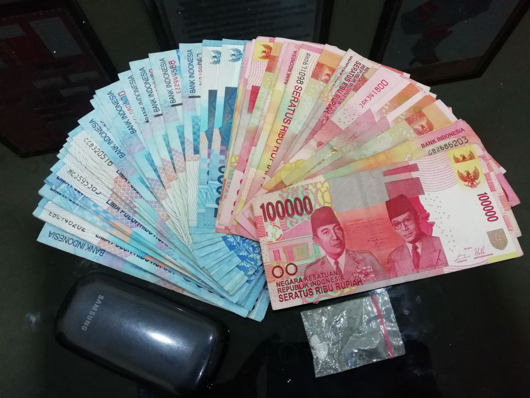 Oknum Mahasiswa Ini Ditangkap Bawa Serbuk Kristal