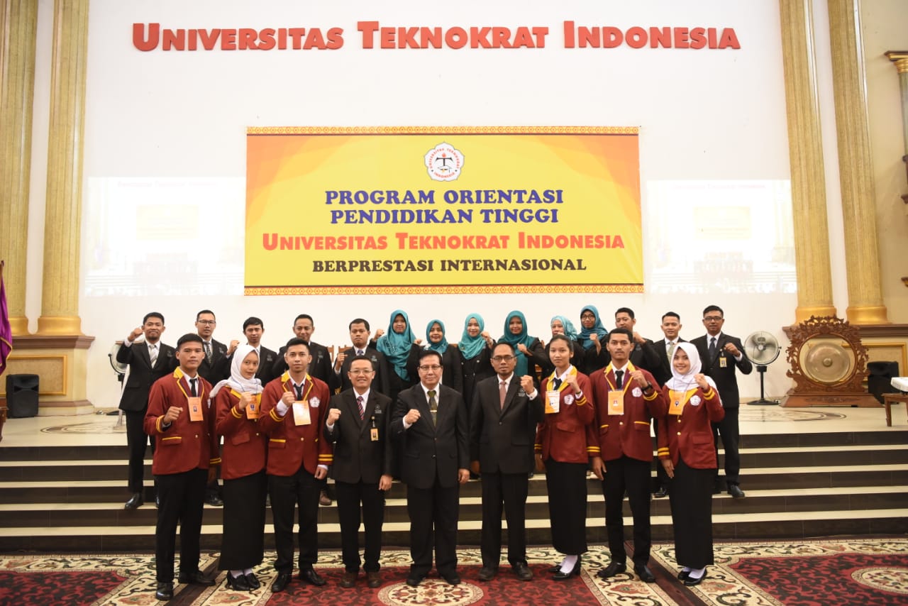 Mahasiswa Baru Universitas Teknokrat Ikuti Seminar Umum dalam Program Orientasi Pendidikan Tinggi