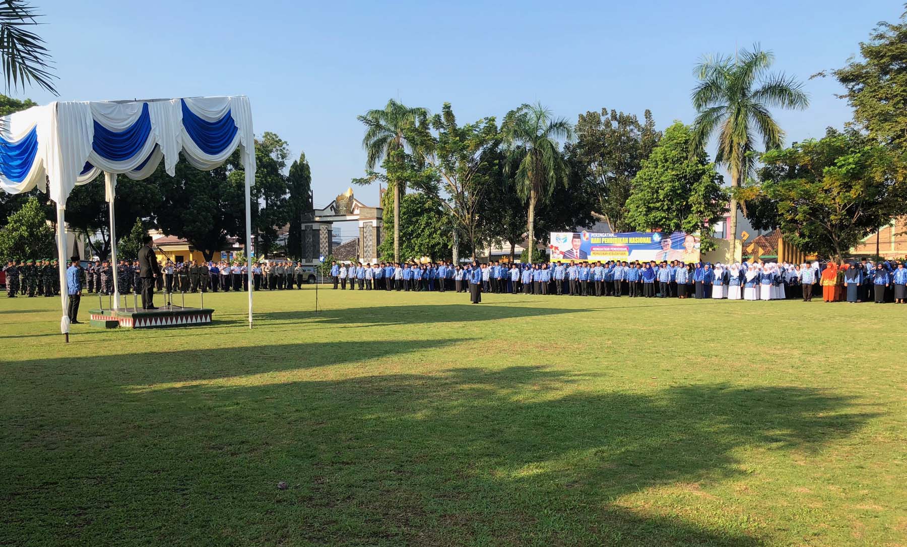 Sri Widodo Pimpin Upacara Peringatan Hardiknas di Lampura