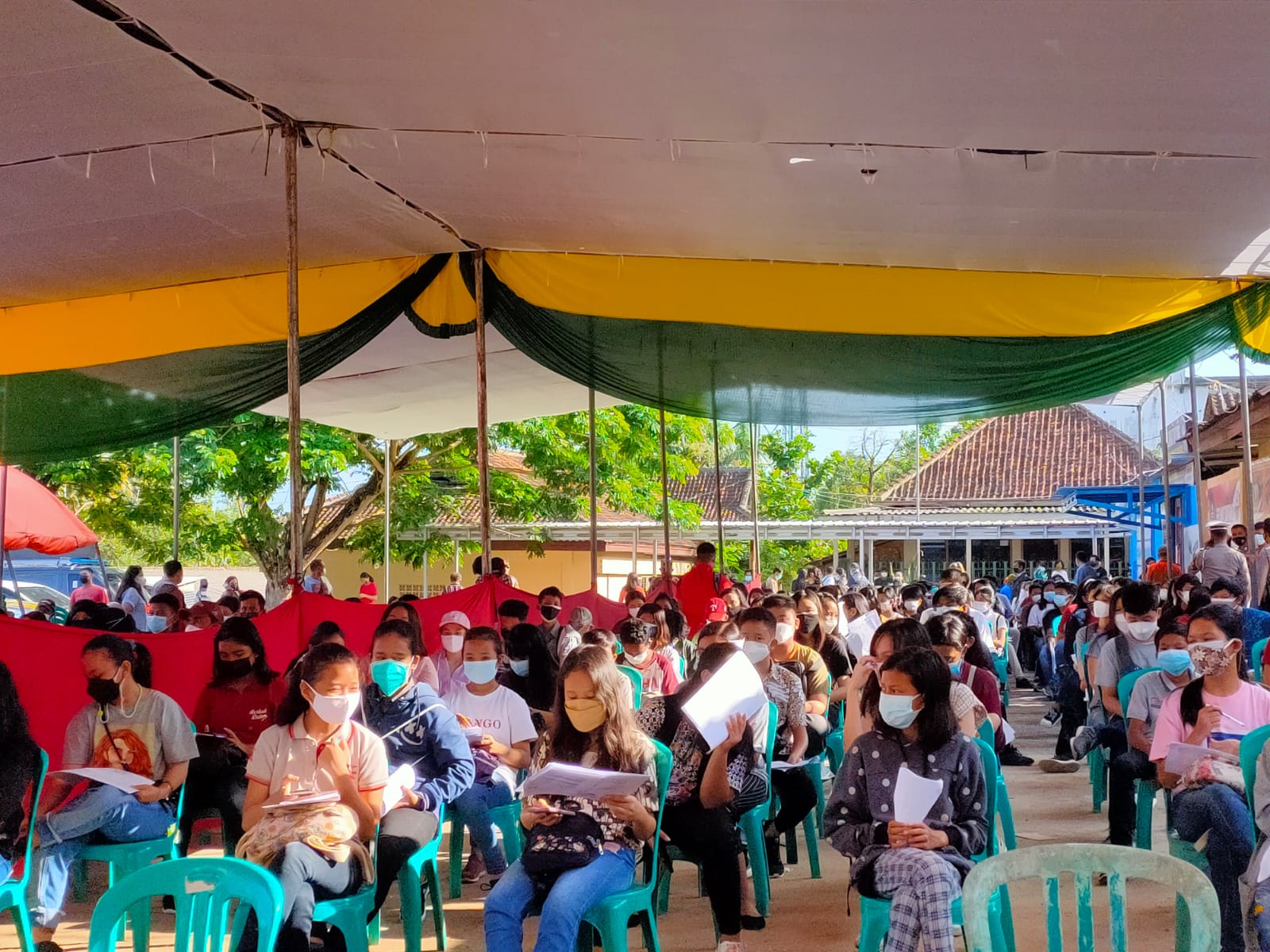 Jelang PTM, Ratusan Pelajar di Pringsewu Lampung Divaksin Covid-19