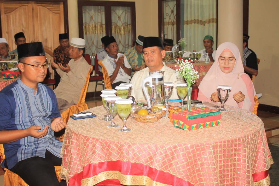 wakil-bupati-tanggamus-am-syafii-buka-puasa-bersama-masyarakat.jpg