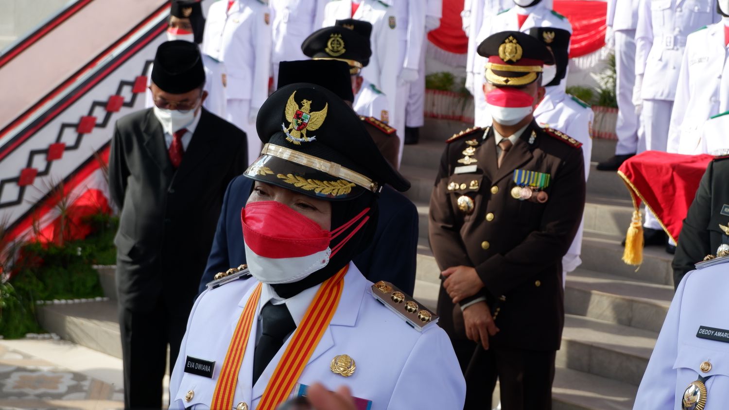 wali-kota-bandar-lampung-eva-dwiana-ajak-bebaskan-diri-dari-corona.jpg