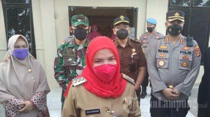 wali-kota-eva-dwiana-klaim-bandar-lampung-kekurangan-guru-asn.jpg